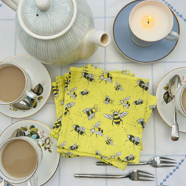 yellow bee napkin 2