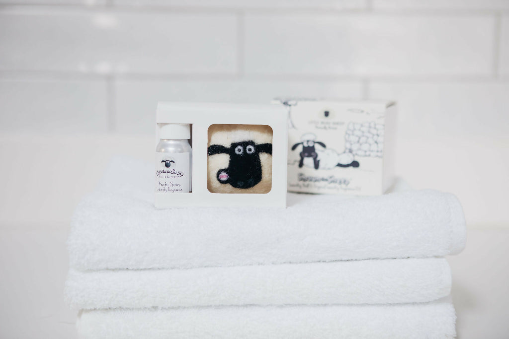 Shaun the Sheep x Little Beau Sheep Laundry Ball with Meadow Flowers Laundry Fragrance