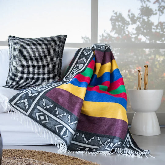 Throw Blanket in Black/Natural | Ndebele
