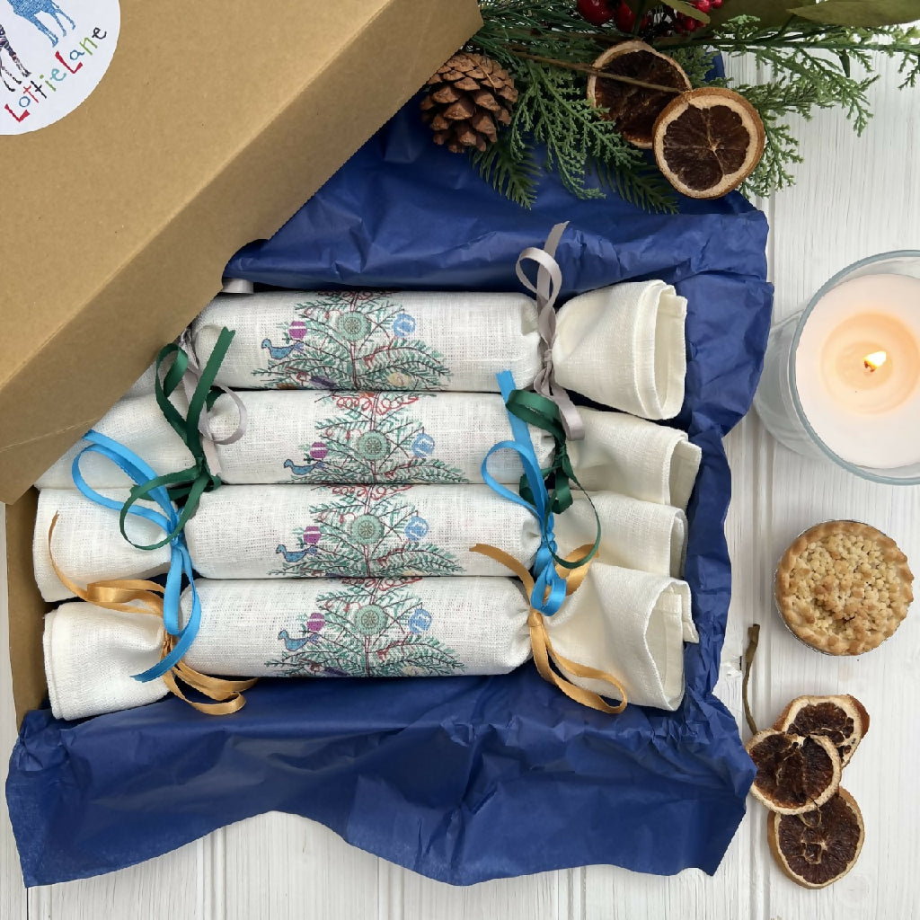 christmas tree linen napkin crackers set up 2