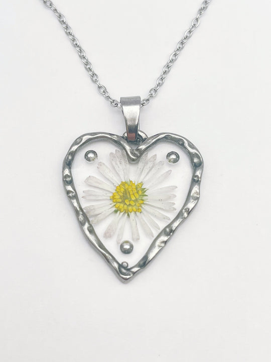 Heart necklace with daisy flowers and silver beads