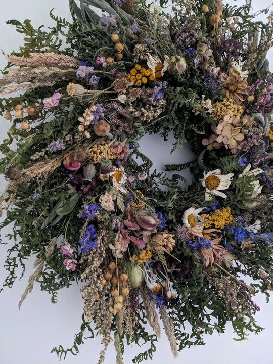 The English Meadow Wreath