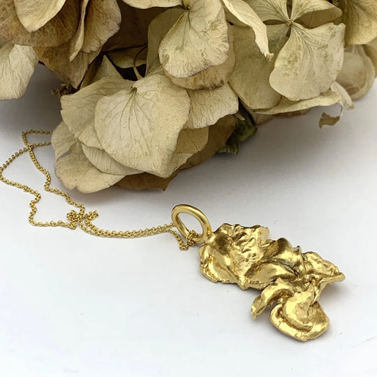 Cordelia Pendant (b)