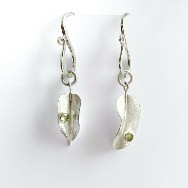 Leaf asymmetric drop earrings