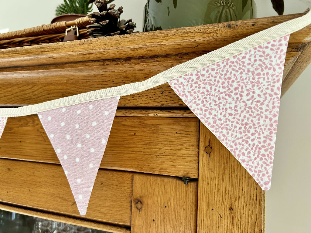 Liberty Garden Trail & Polka Dot Bunting