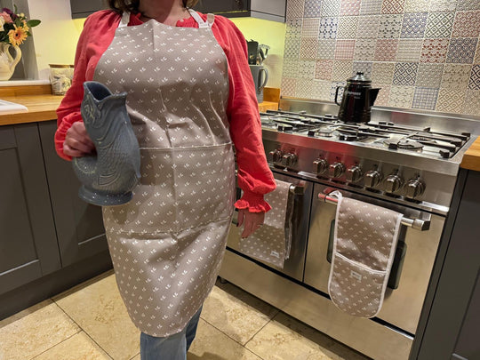 Leaf Design Apron