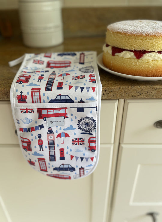 Iconic Landmarks of London Oven Gloves