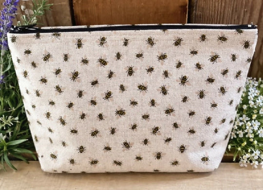 Handmade Fabric Washbag – Natural Bee Design