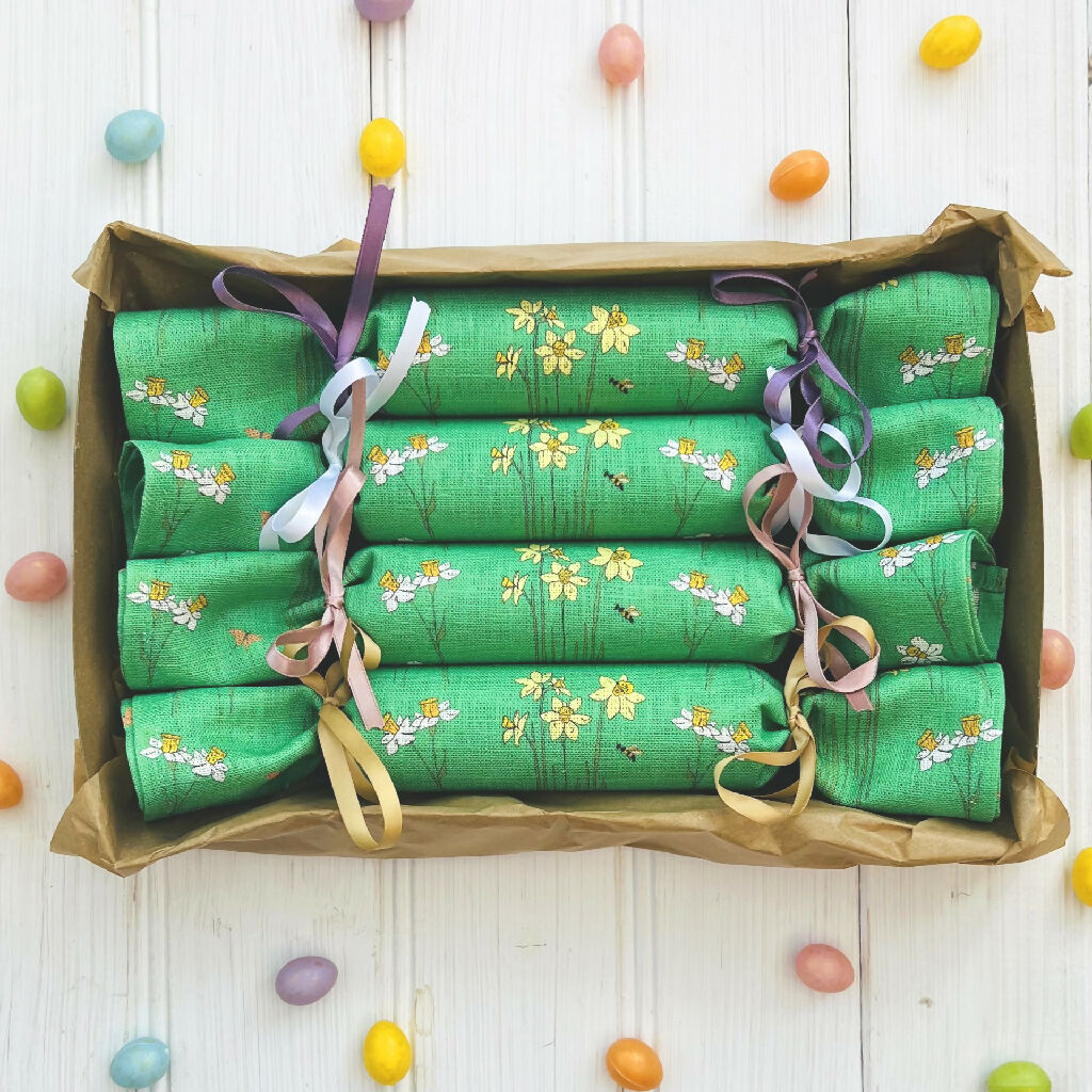 DAFFODIL NAPKIN CRACKERS5