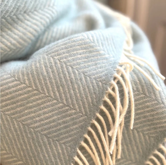 LAMBSWOOL THROW - DUCK EGG