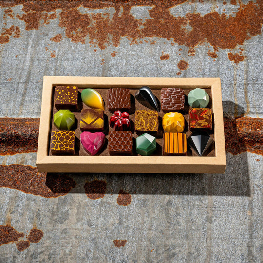 La Fève Honeymoon Chocolate Box – 18 Handcrafted Flavours