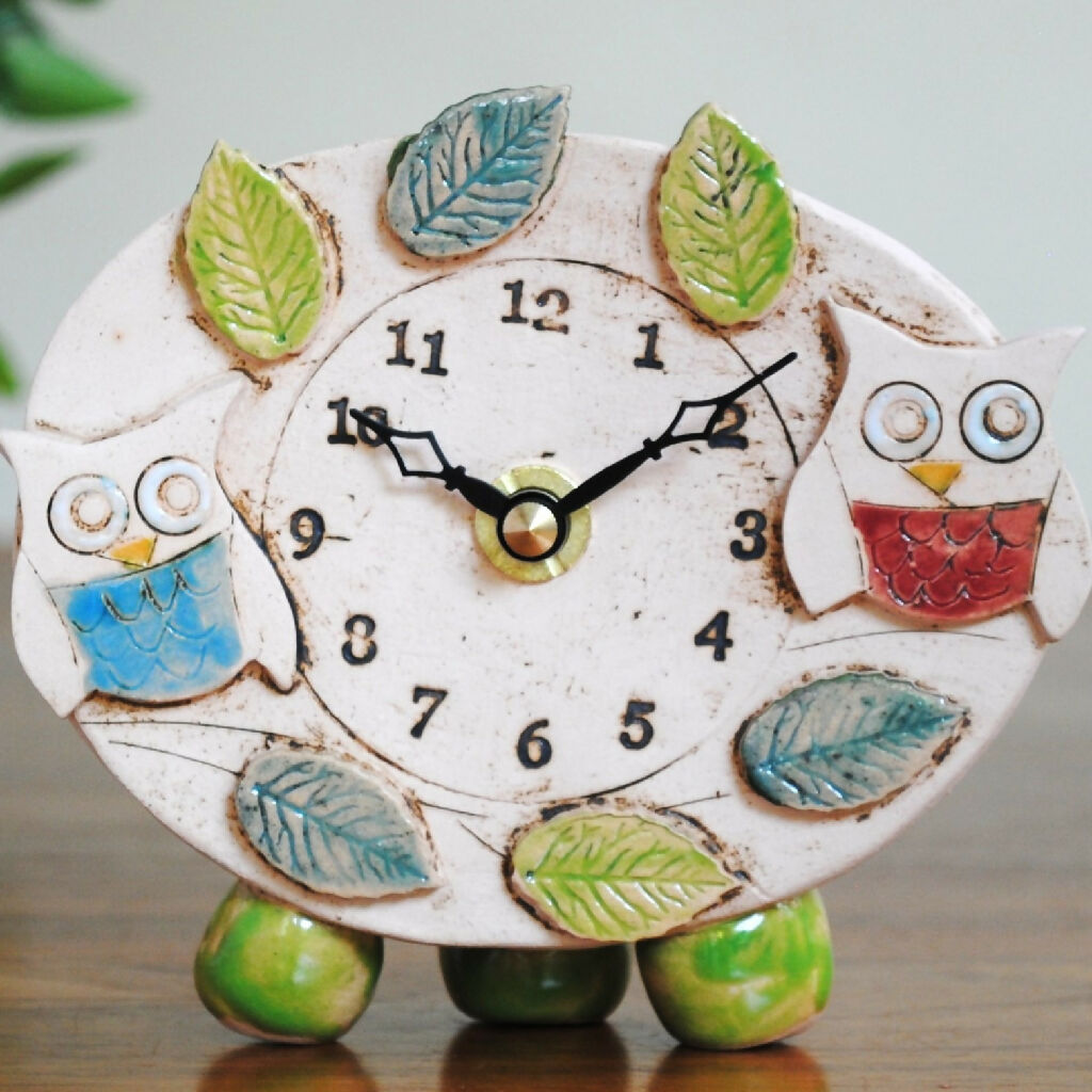 Small Pebble Feet Clock With Owls And Leaves