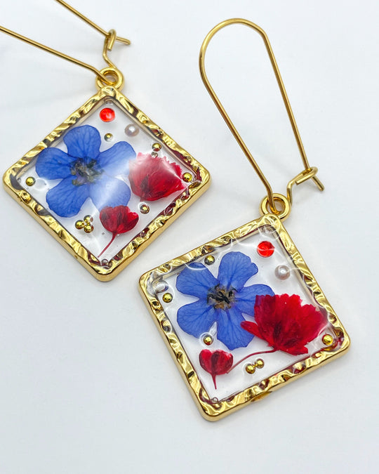 Square earrings with poppy and blue flowers