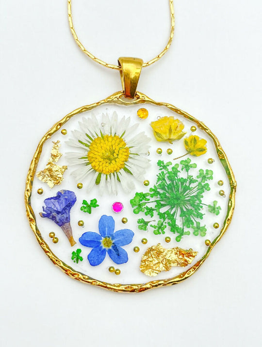 Statement necklace with daisy, forget-me-not and lavender flowers