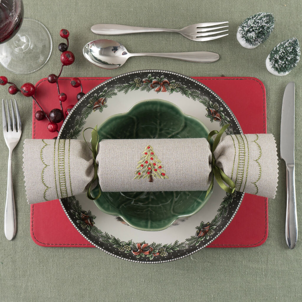 KSD Woodland Reusable Christmas Crackers - Table layout lifetstyle shot (2)