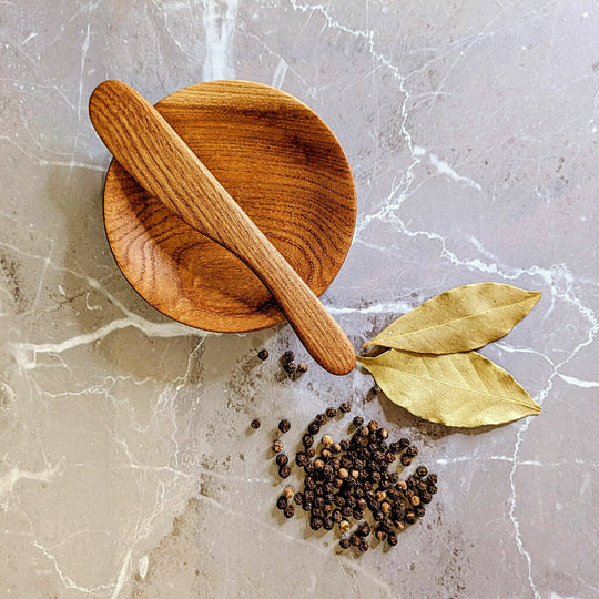 English Elm Butter Pad & Knife Set