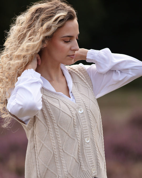 Ysella organic cotton knitted vest in cable