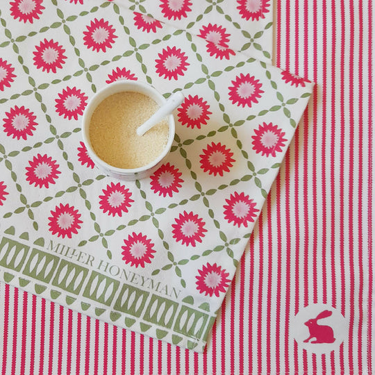 Sunburst Organic Cotton Tea Towel in PInk