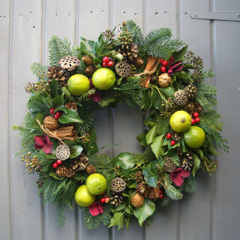 cl-christmas-traditional - fresh-front-door-wreath-2024-1