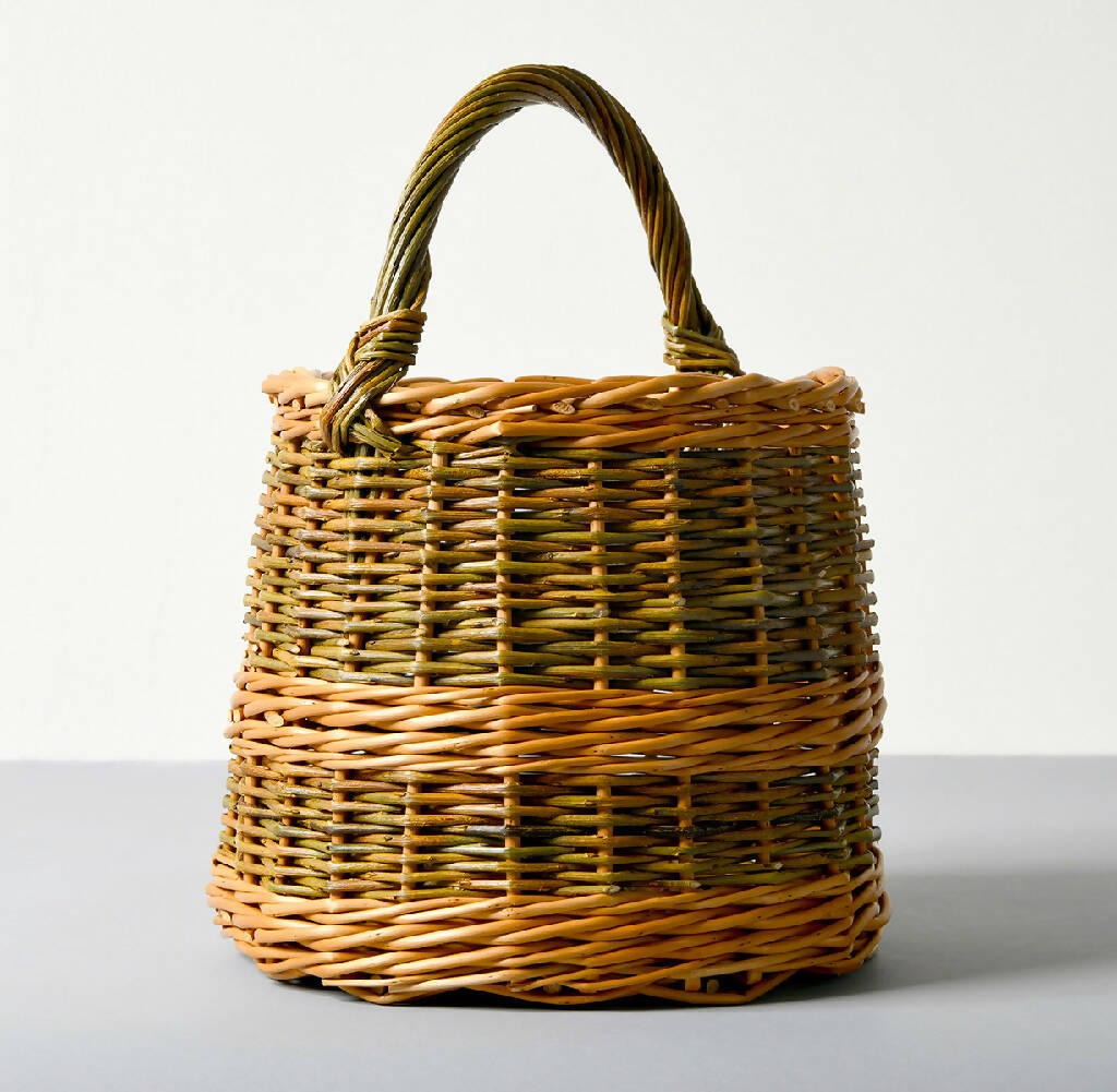 Small Round Gathering Basket in Mixed Willow