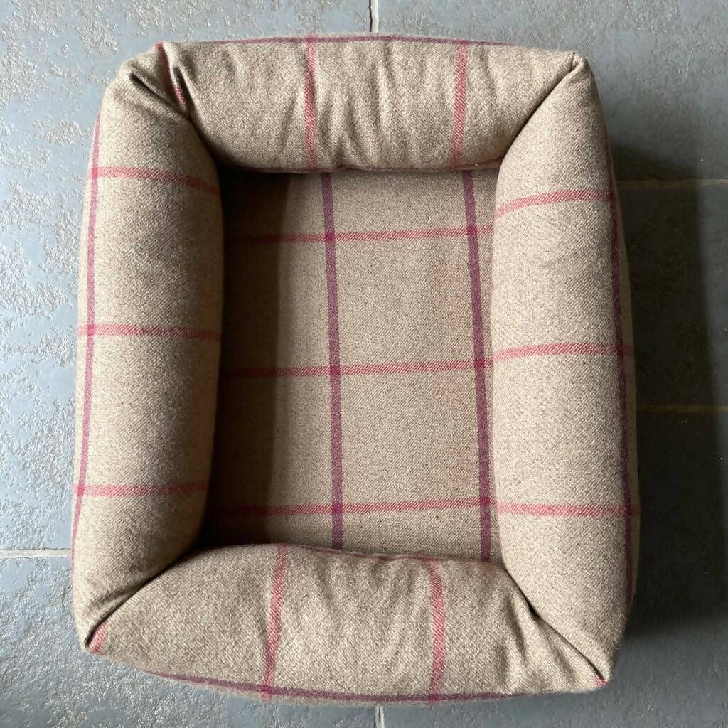 Heritage Classic Tweed Dog Bed With Fully Removable & Washable Covers