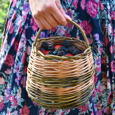 Berry Picking Basket in Mixed Willows