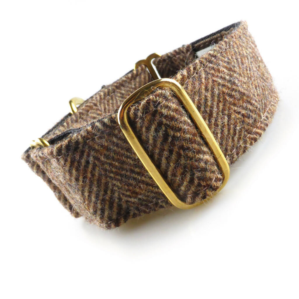 Herringbone Tweed Martingale Collar in Pumpernickel