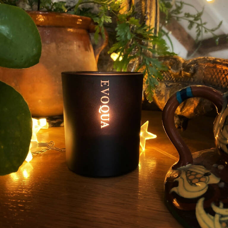 Inglenook Embers - Frankincense, Amber & Cedarwood - Christmas Scented Candle