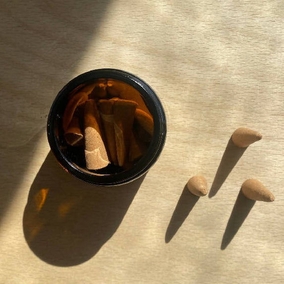 Bouclé Californian Sage Incense Cones in Amber Glass Jar