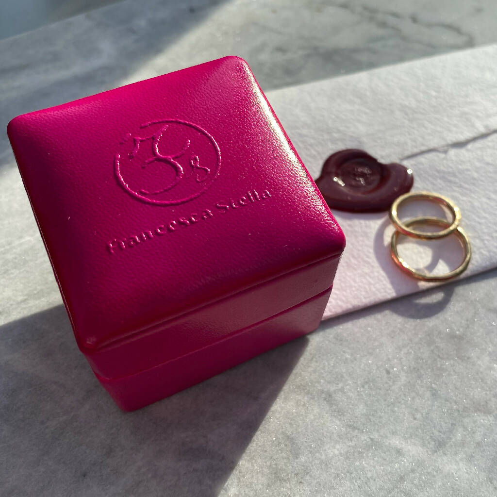 Beijaflor Ring in 9ct and 18ct Ethical Gold