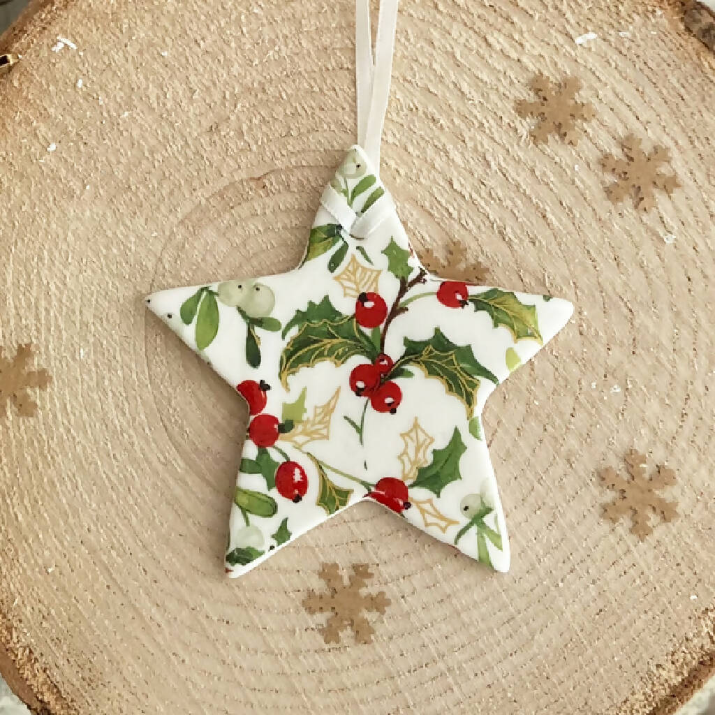 Porcelain Star Decoration With Holly And Mistletoe Pattern