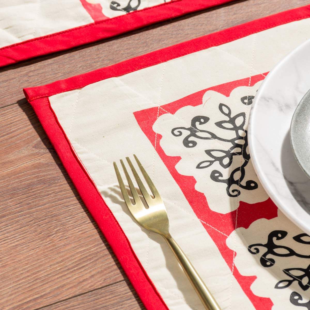 Red Table Runner & Placemats Set