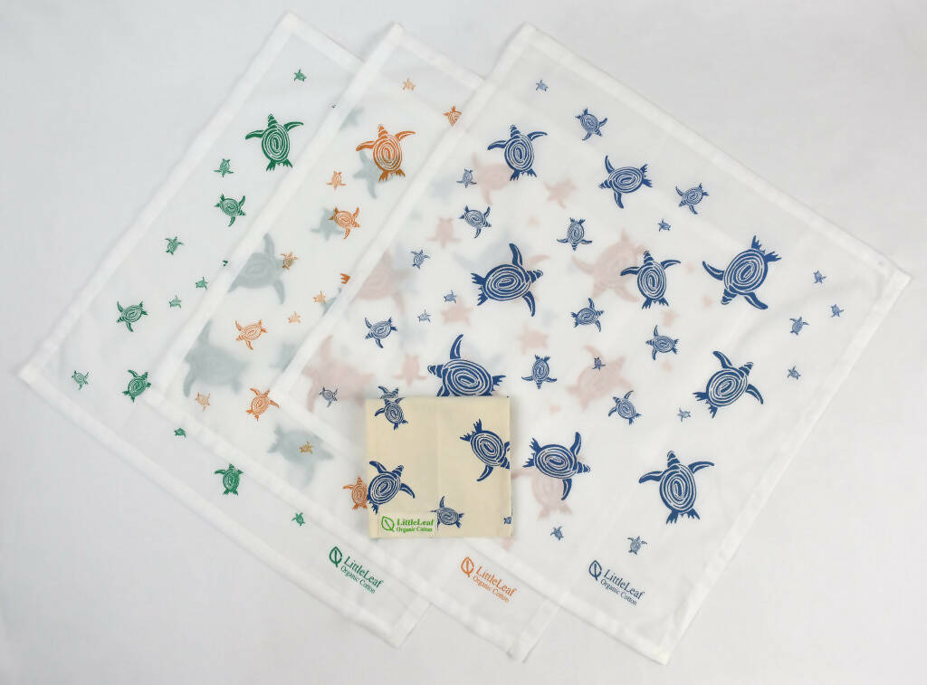Turtles Handkerchiefs, 3-pack in a fabric bag in 100% organic cotton
