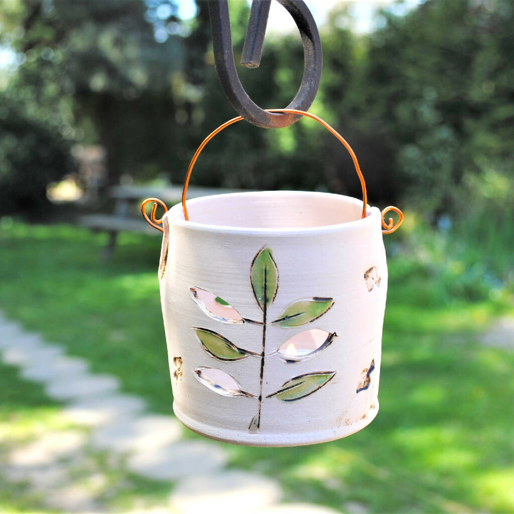 Tealight Holder With Copper Wire and Leaf Design