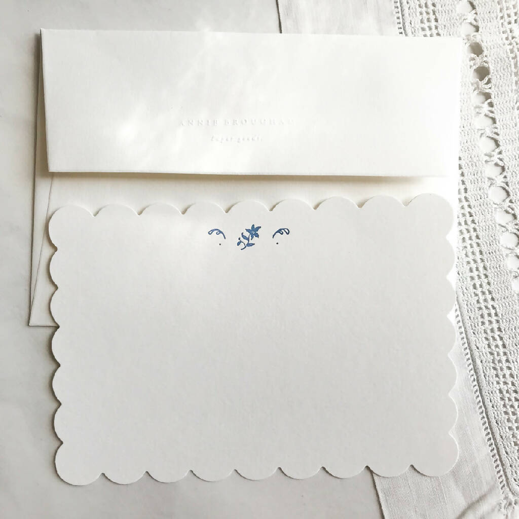 Letterpress Scalloped-Edge Flat Notecard - Blue Floral Motif