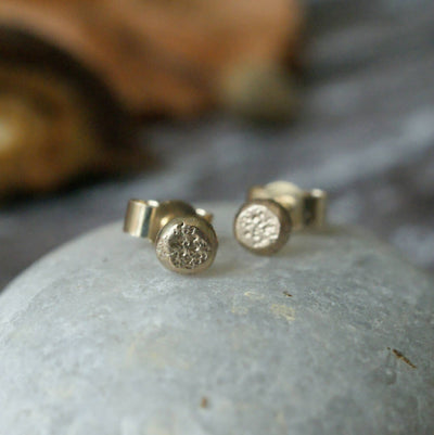 Moon Studs in 9ct Gold