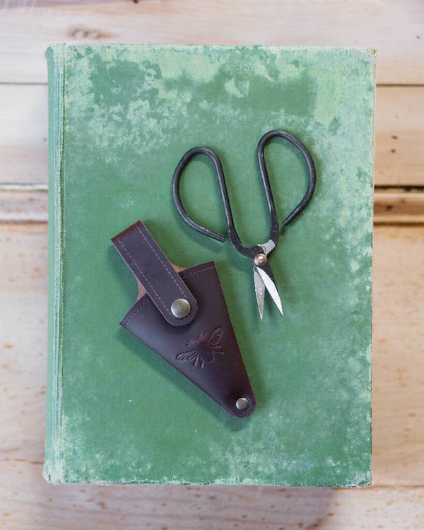 Flower Scissors in Leather Pouch