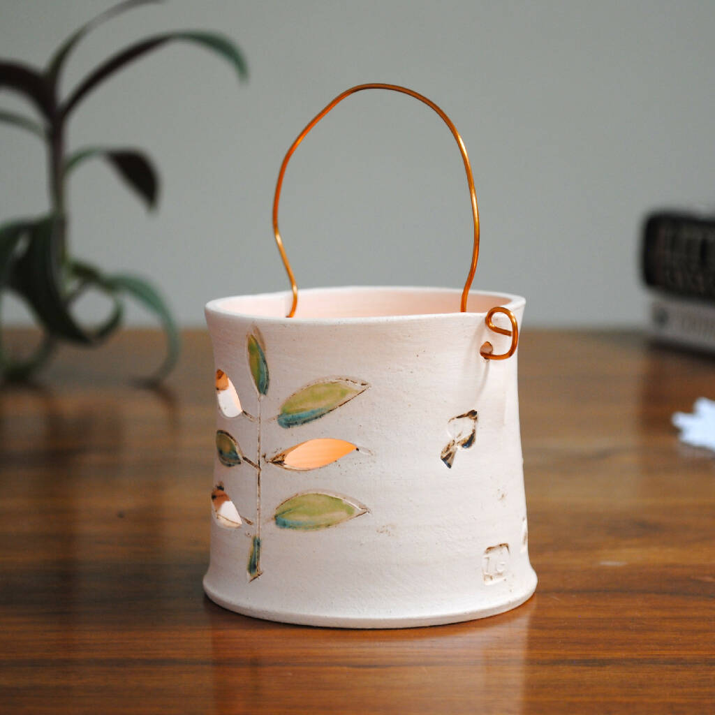 Tealight Holder With Copper Wire and Leaf Design
