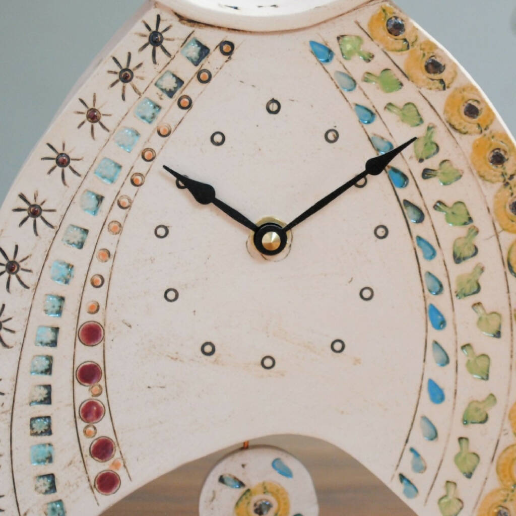 Large Mantel Clock With Pendulum In Bright Lace Design