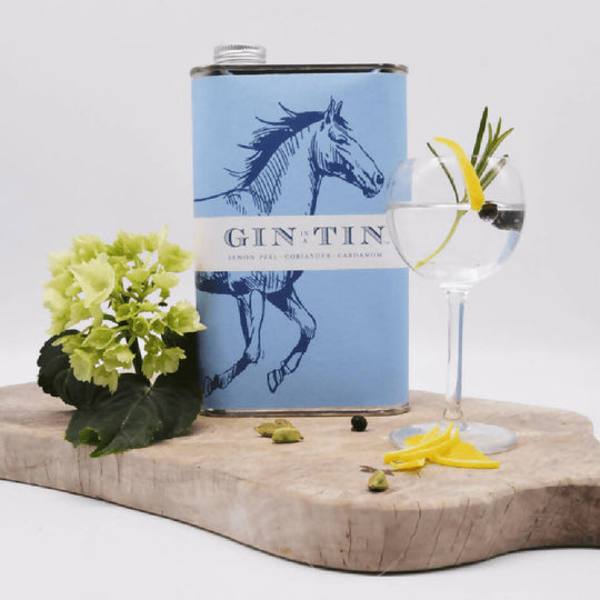 THE PERFECT TIN FOR EQUESTRIAN GIN LOVERS - - 50cl Tin