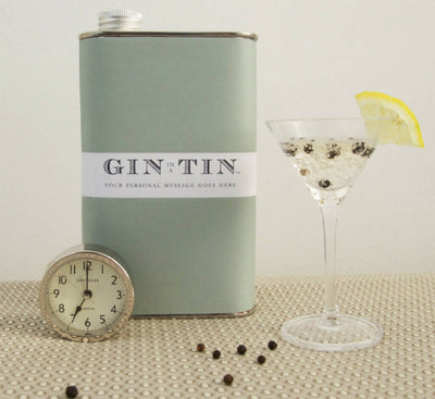 A PERSONALISED GREEN TIN OF GIN