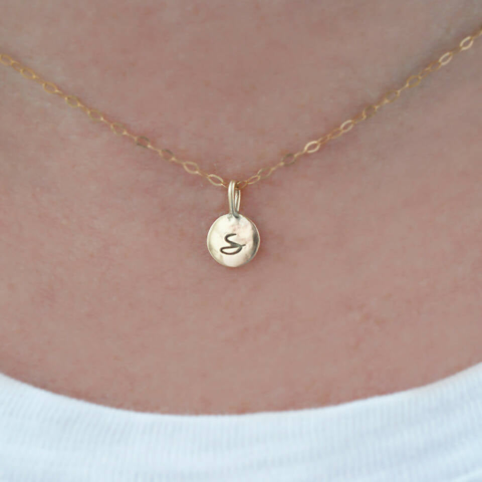 Initial necklace 9ct gold Clearance