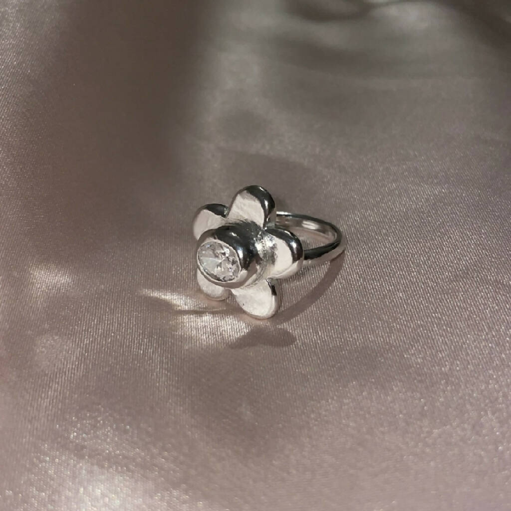 Solid Silver Daisy Ring with Zirconia