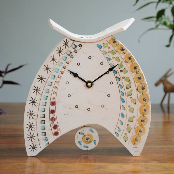 Large Mantel Clock With Pendulum In Bright Lace Design